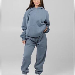 Signature Sky blue Sweatpants (XS) & hoodie (XS)